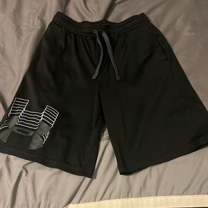 Boys XL Under Armour Shorts